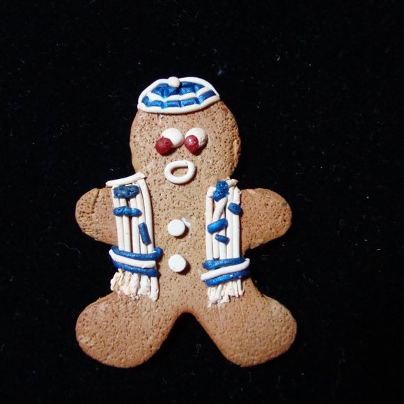 Hanukkah Polymer Clay Gingie Bread Man Pin - Picture 7 of 16